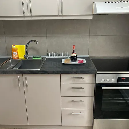 Kristel Иериссос