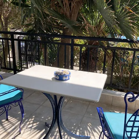 Kristel Иериссос